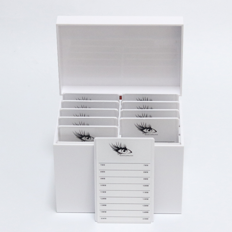 Pudełko do przechowywania prze – Lash Tile Palette recenzja i cena